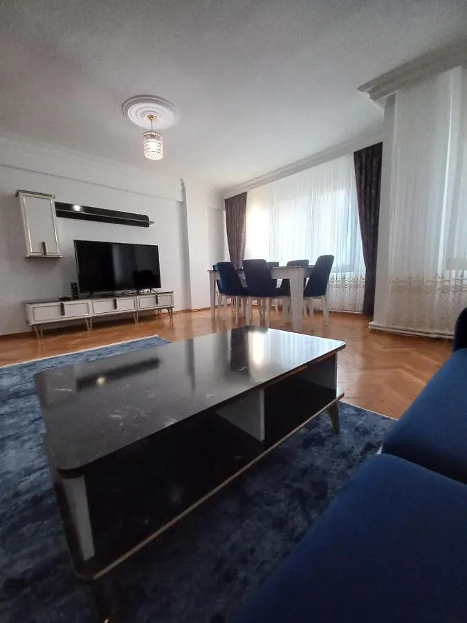 Appartement 2 Eme Etage Ortakoey No 4 Istanbul